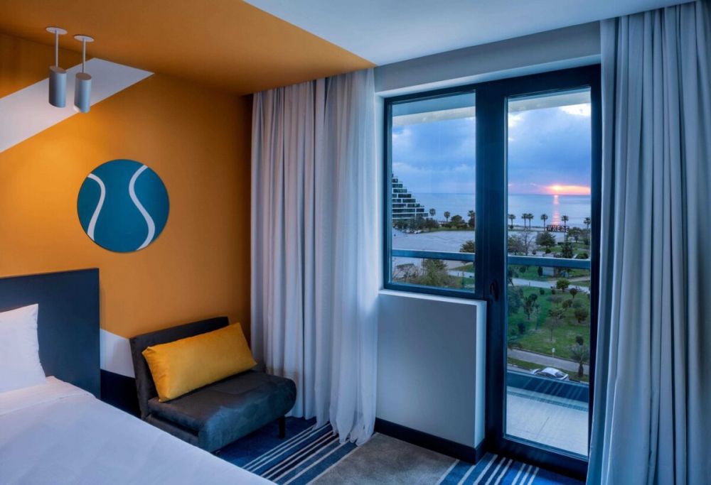 Premium Sunset, Ibis Styles Batumi 4*
