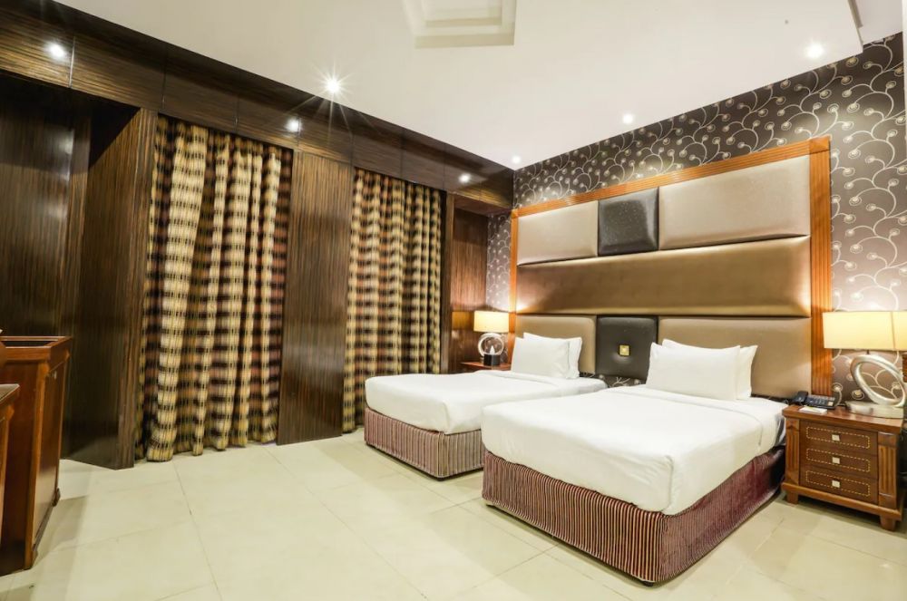 Deluxe King Room, Vendome Palace Hotel 3*