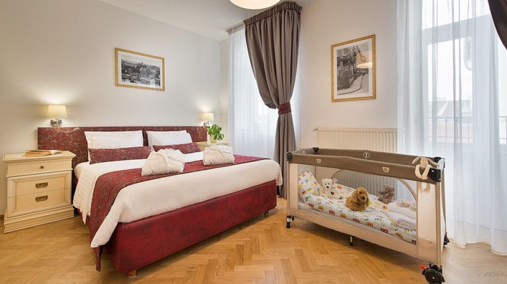 Double Deluxe, Suite Home Prague 4*