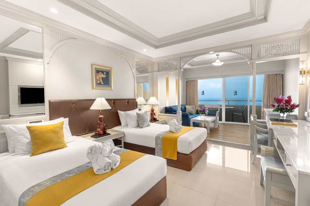 Mini Suite Plus Sunrise View/ Sea View, Royal Cliff Beach Hotel 5*