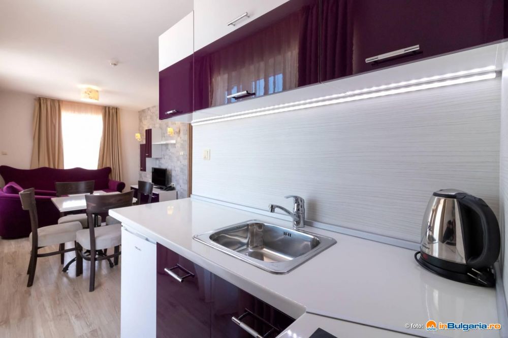 1 BEDROOM APARTMENT, Avenue Deluxe 4*