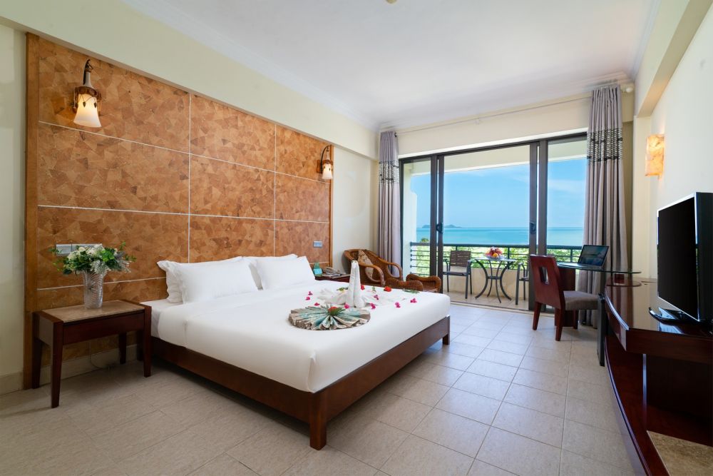 Deluxe Ocean View Room, Palm Beach Resort 4*