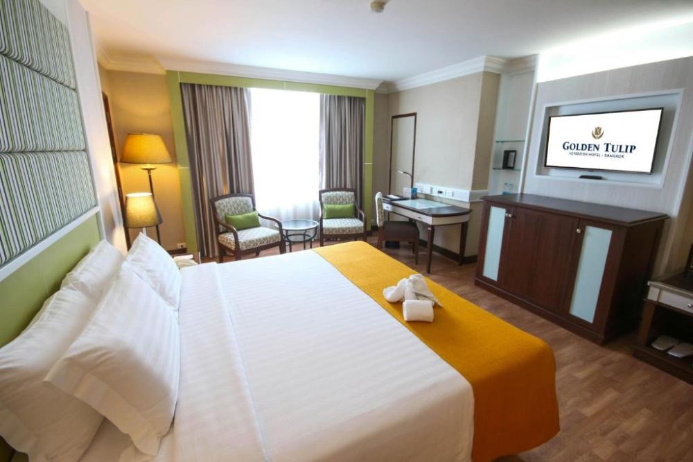 Deluxe Room, Golden Tulip Sovereign 4*