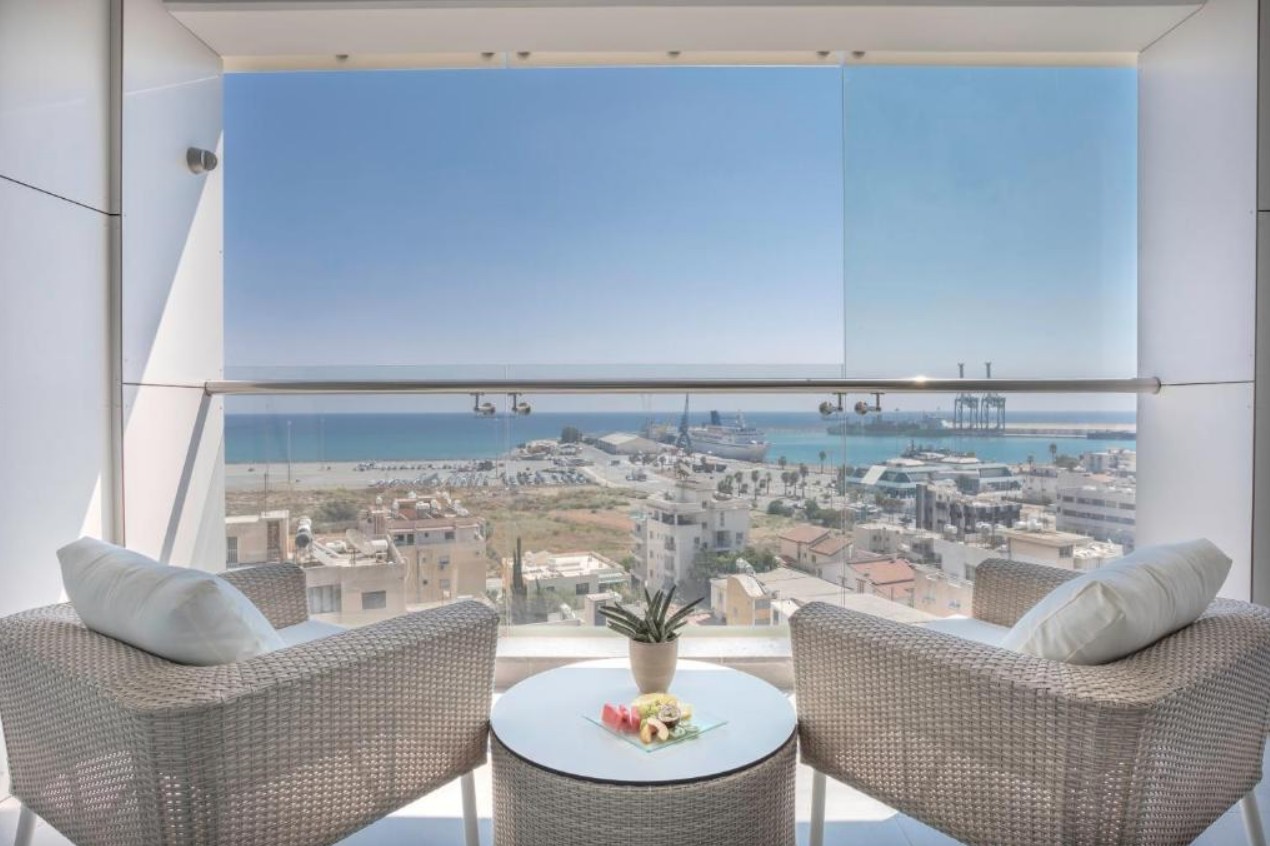 Premium Sea View, Radisson Blu Hotel Larnaca 5*