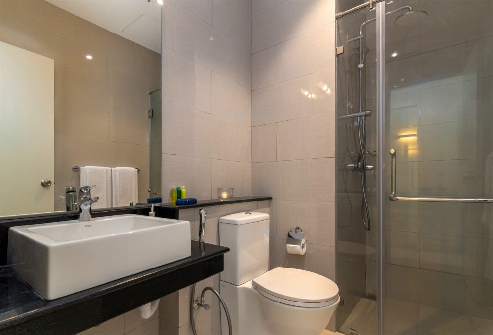 Three Bedroom Partial/Direct SV (Penthouse Partial/Direct SV), Ocean Front Condominium - Galle 4*
