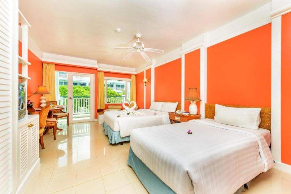 Superior Room, Andaman Seaview Hotel 4*