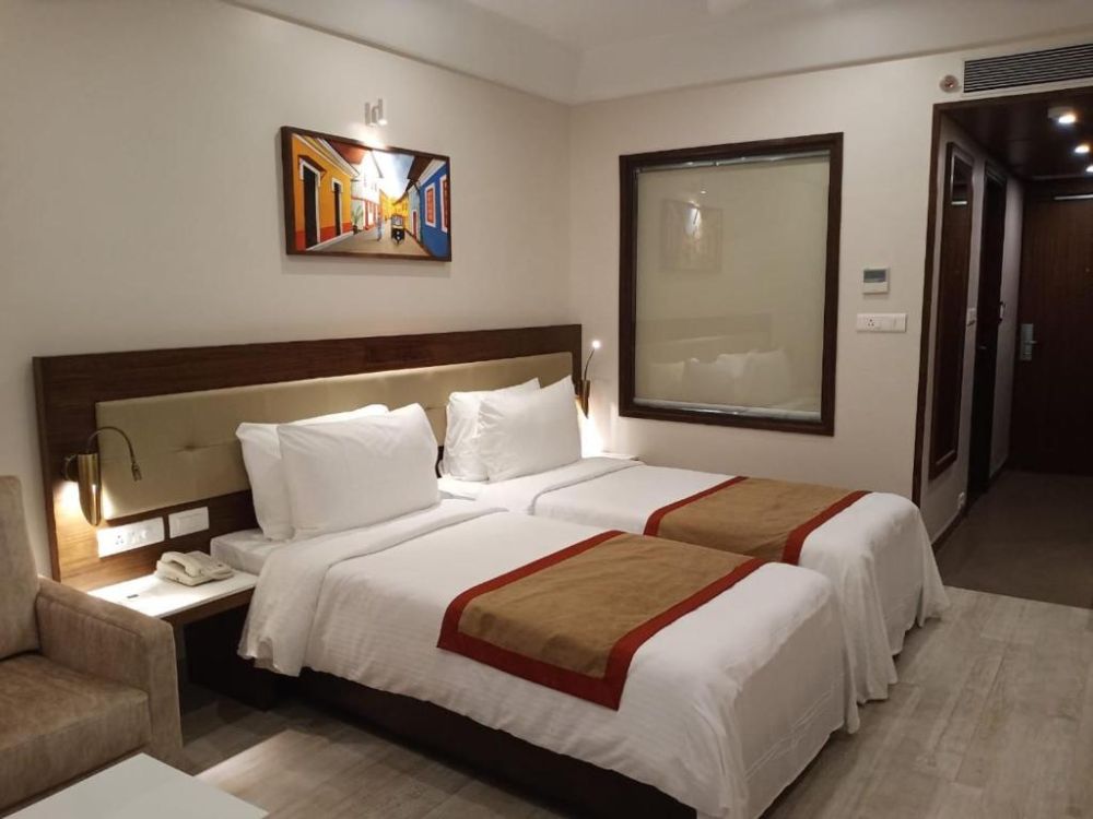 Deluxe AC, Sobit Sarovar Portico 4*