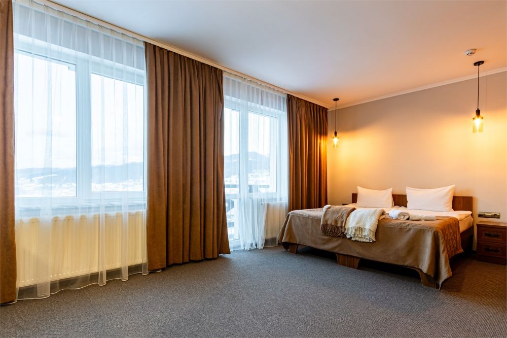 Люкс 2-комнатный, Князів Двір 3*