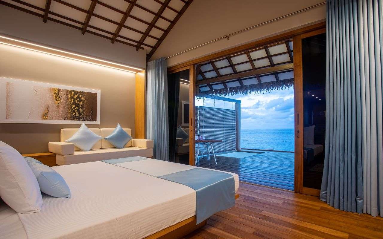 Sunset Water Bungalow with Jacuzzi, Cinnamon Velifushi Maldives 5*