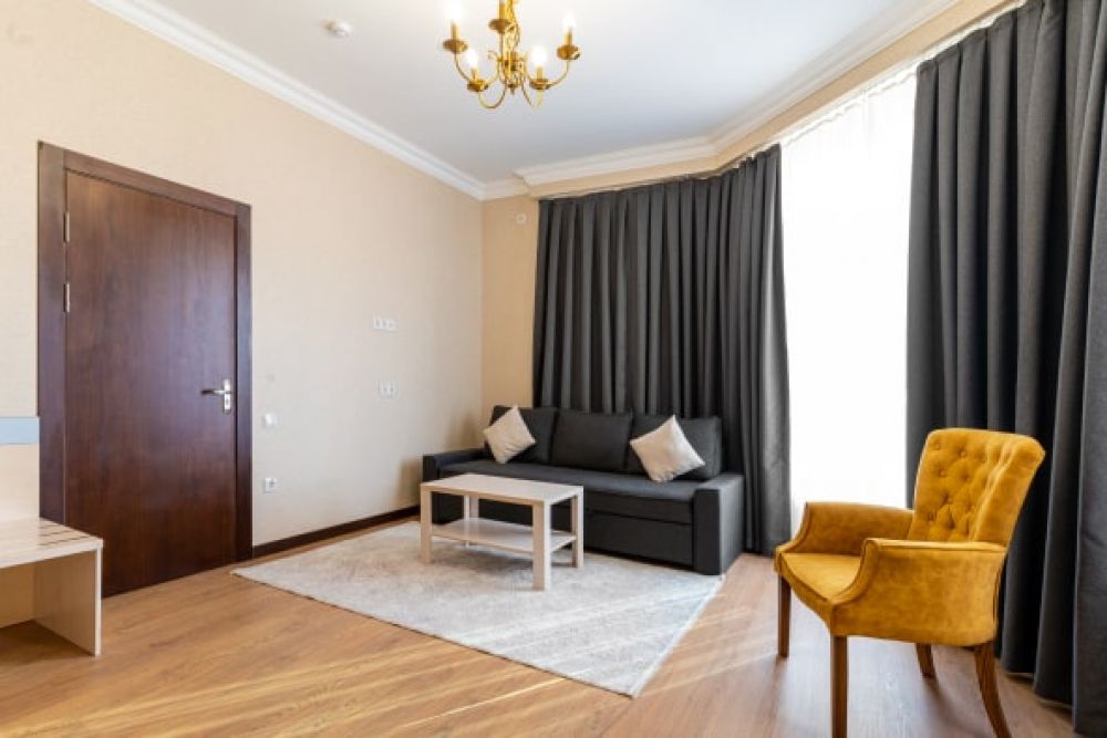 Suite, Navruz Tashkent 3*