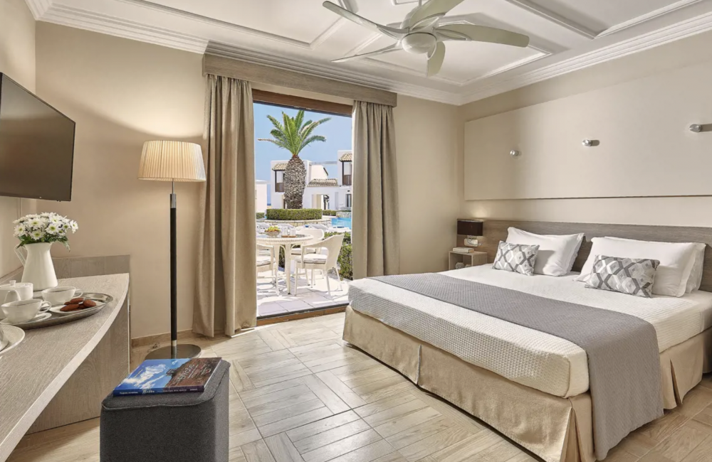 Knossos Suite Sharing Pool, Aldemar Knossos Villas 5*