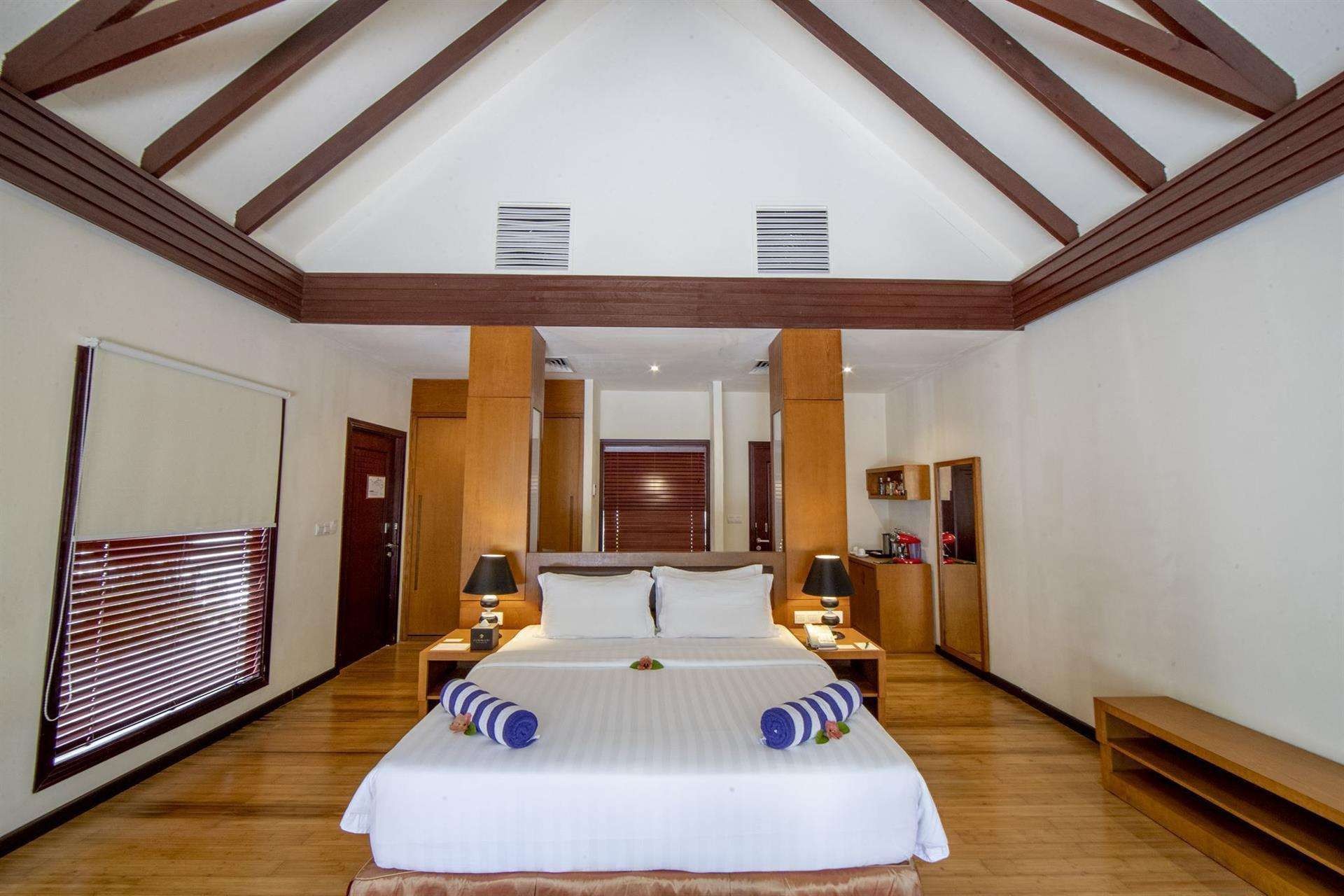 Beach Villa, Furaveri Maldives 5*