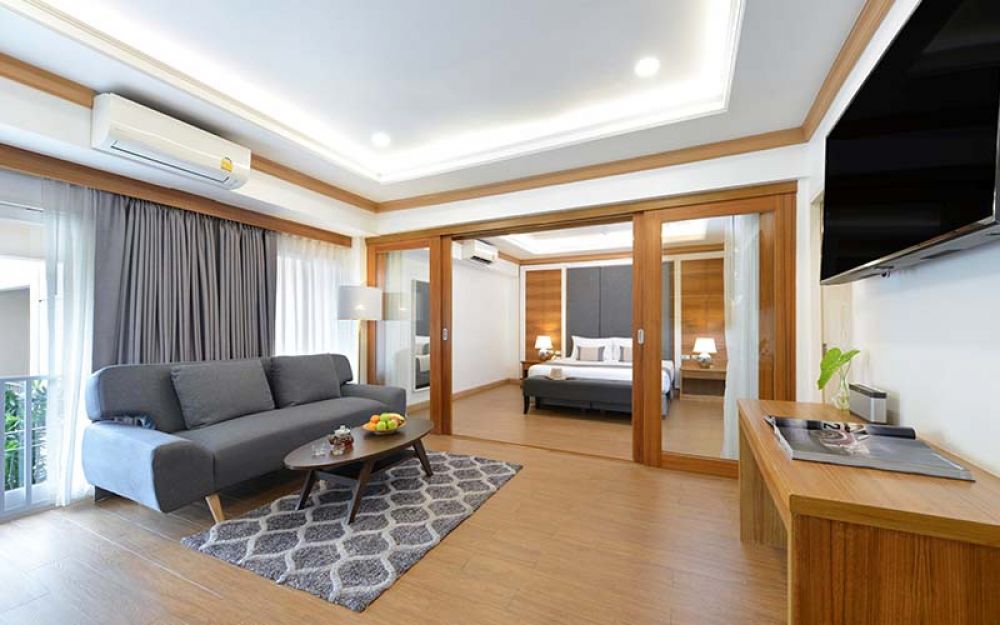 One Bedroom Suite with Living area, The Beverly Hotel Pattaya 4*