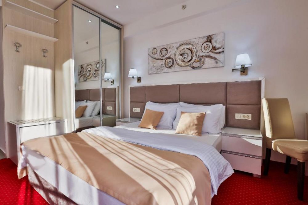 Standard Double/ Twin Room, La Mer Hotel 4*