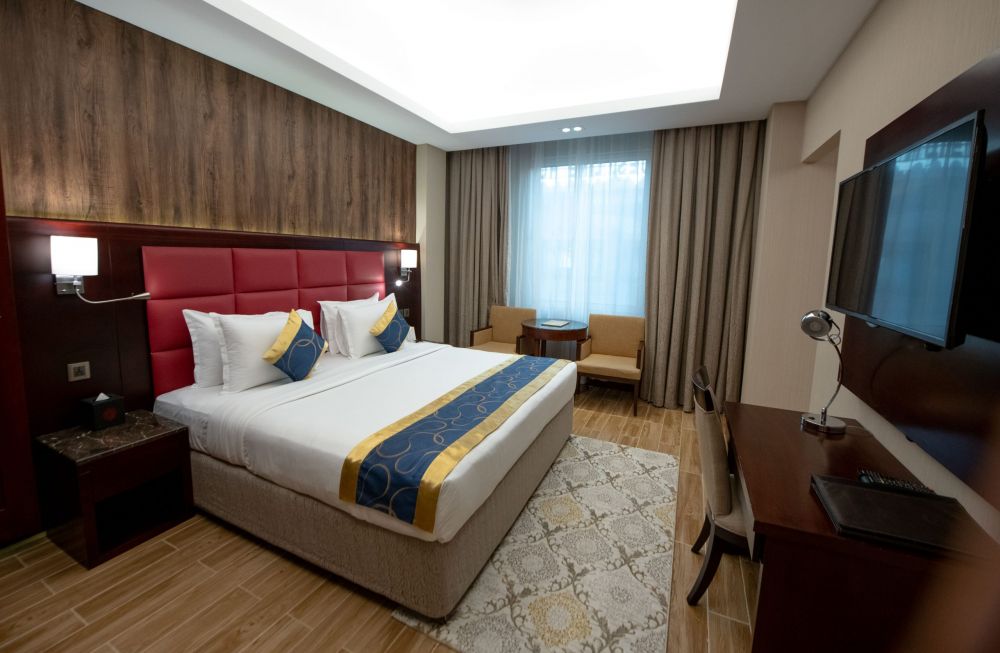 Executive Suite, Ramee Guestline Hotel 4*