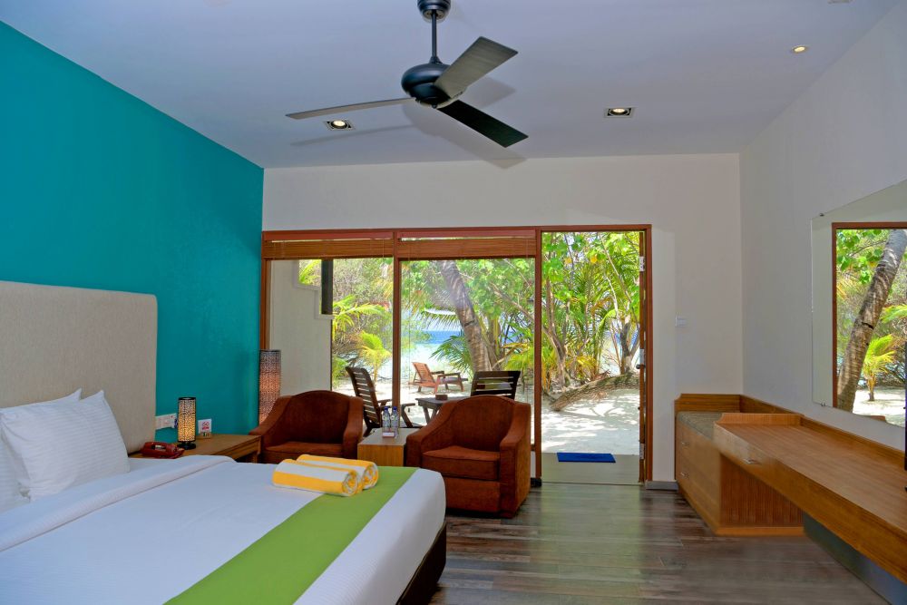 Beach Front Deluxe Villa, Eriyadu Island Resort 4*