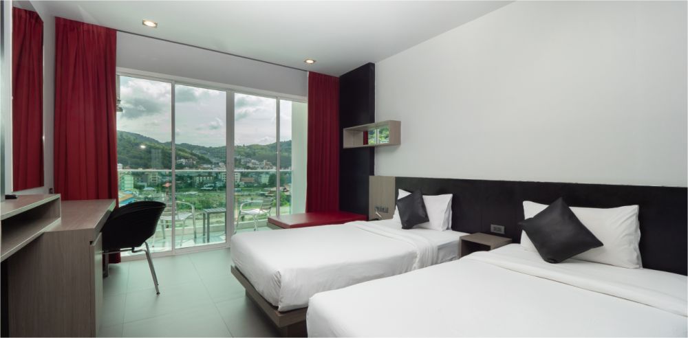 Deluxe, Neon Patong Hotel 4*