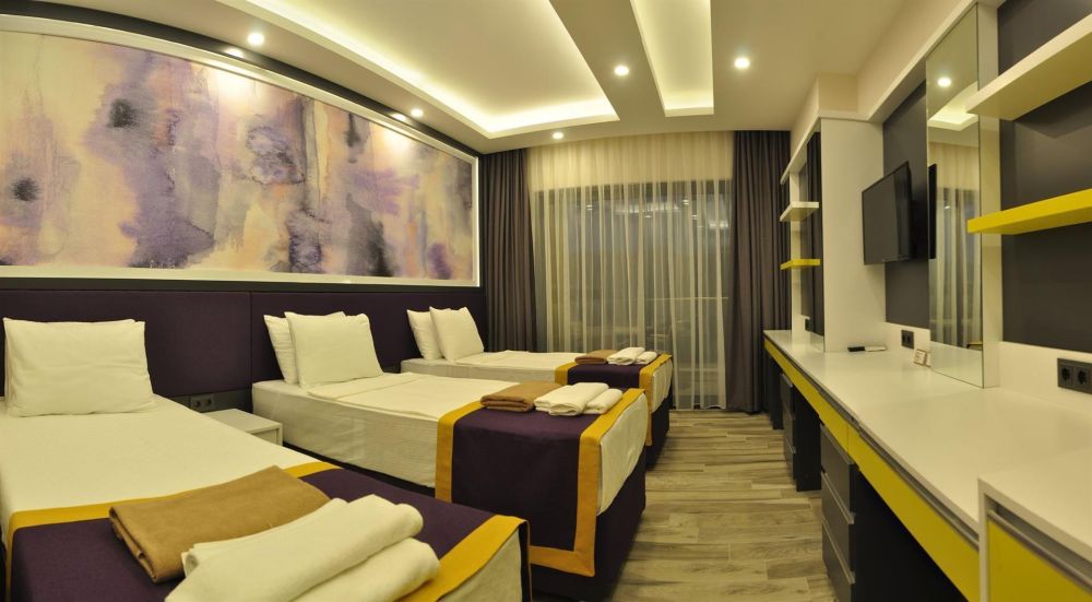 Standard Room, Campus Hill Hotel 5*