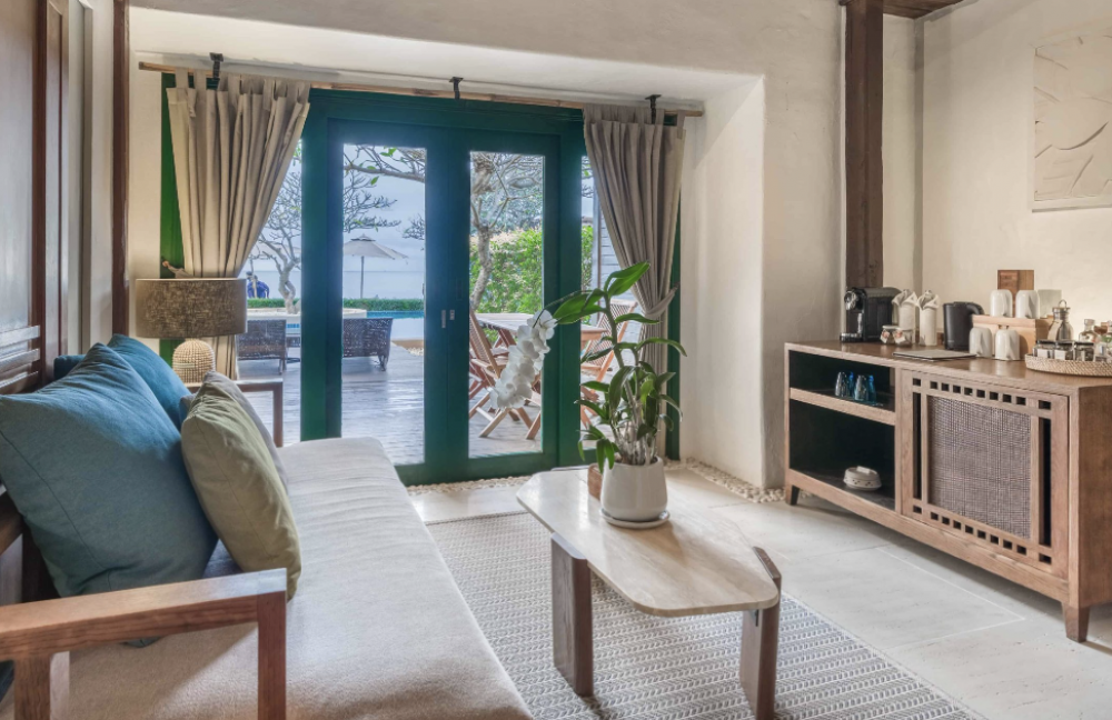 2 Bedroom Frangipani Beachfront Pool Access Suite, Aleenta Hua Hin 5*