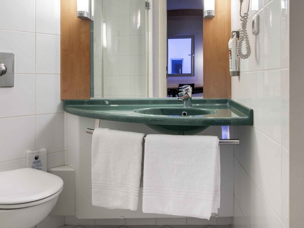 Double Standard, Ibis Praha Old Town 3*