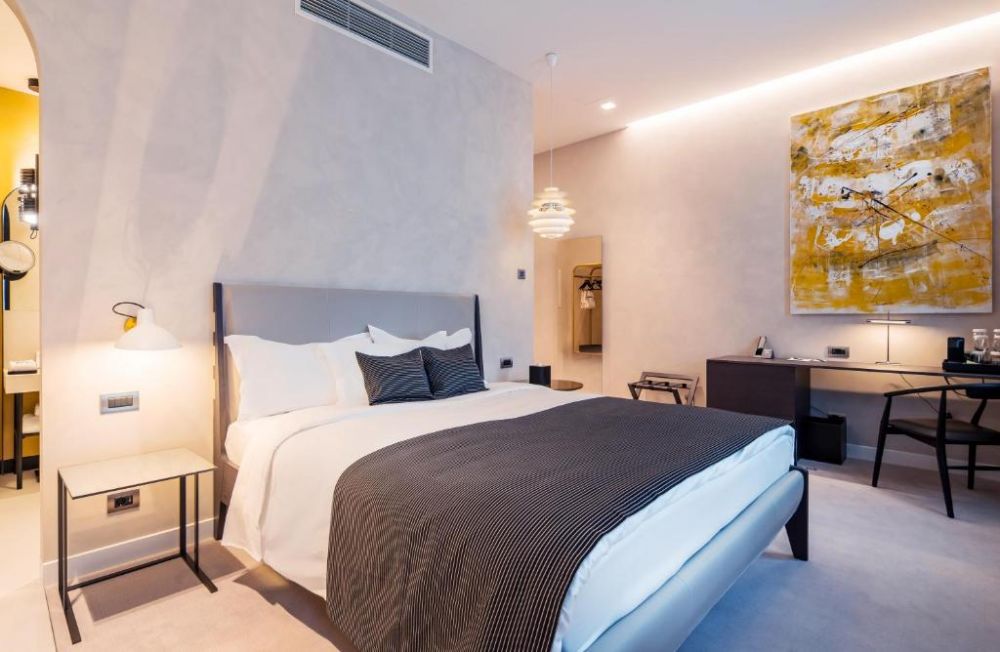 Superior King, Monograph At Freedom Square 5*