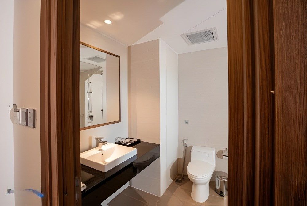 Premier TRPL SV with balcony, LeMore Hotel Nha Trang 4*