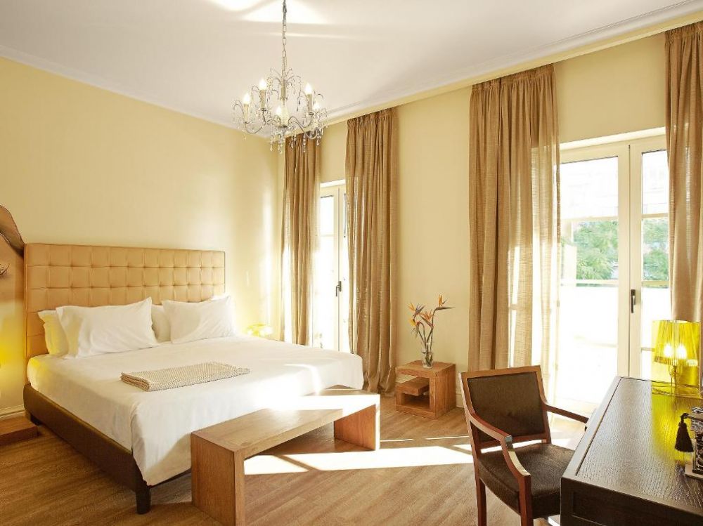 Premium Graffiti Guestroom, Grecotel Pallas Athena 4*