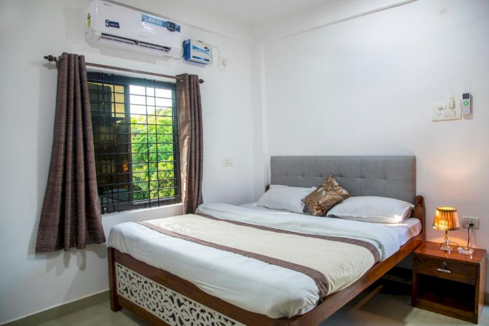 Deluxe AC, Aarvi Guest House 1*