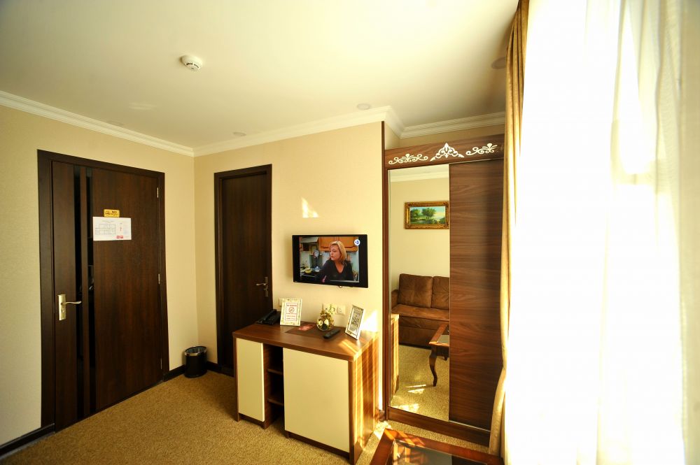 Luxe, Park Hotel Batumi 3*