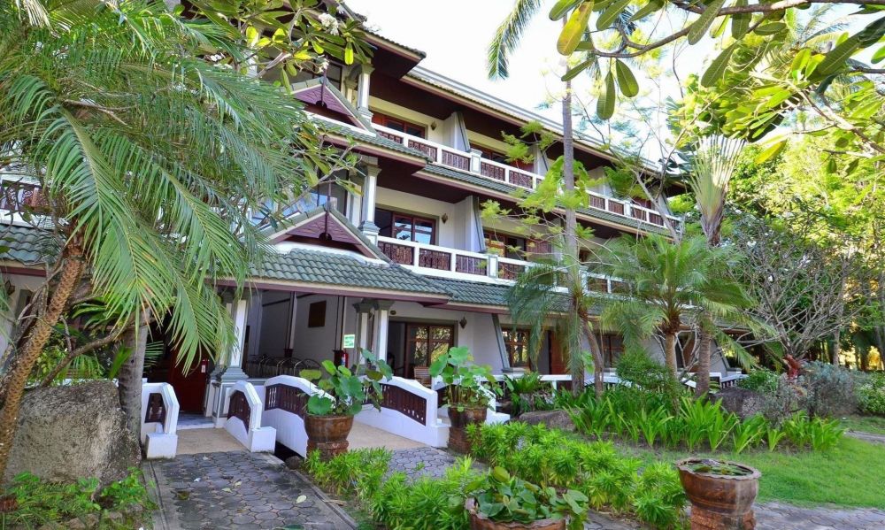 Deluxe Building, First Bungalow Beach Resort 3*