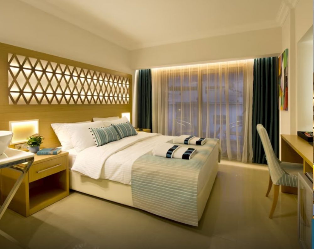 Standard, Aurasia Deluxe Hotel 3*