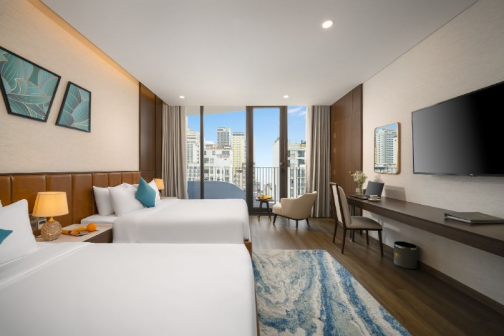 Deluxe City View with Balcony, Golden Lotus Grand Hotel 4*