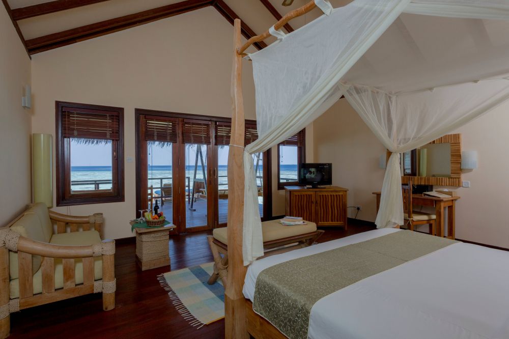 Water Villa, Filitheyo Island Resort 4*