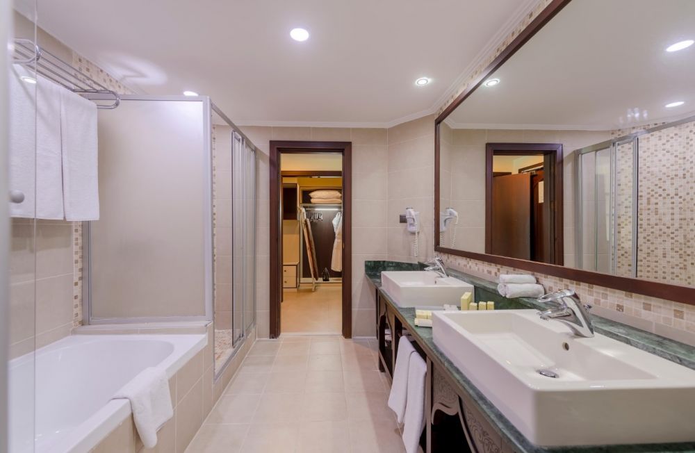 Junior Suite Side Sea View/ Sea View, Crowne Plaza Antalya Hotel 5*