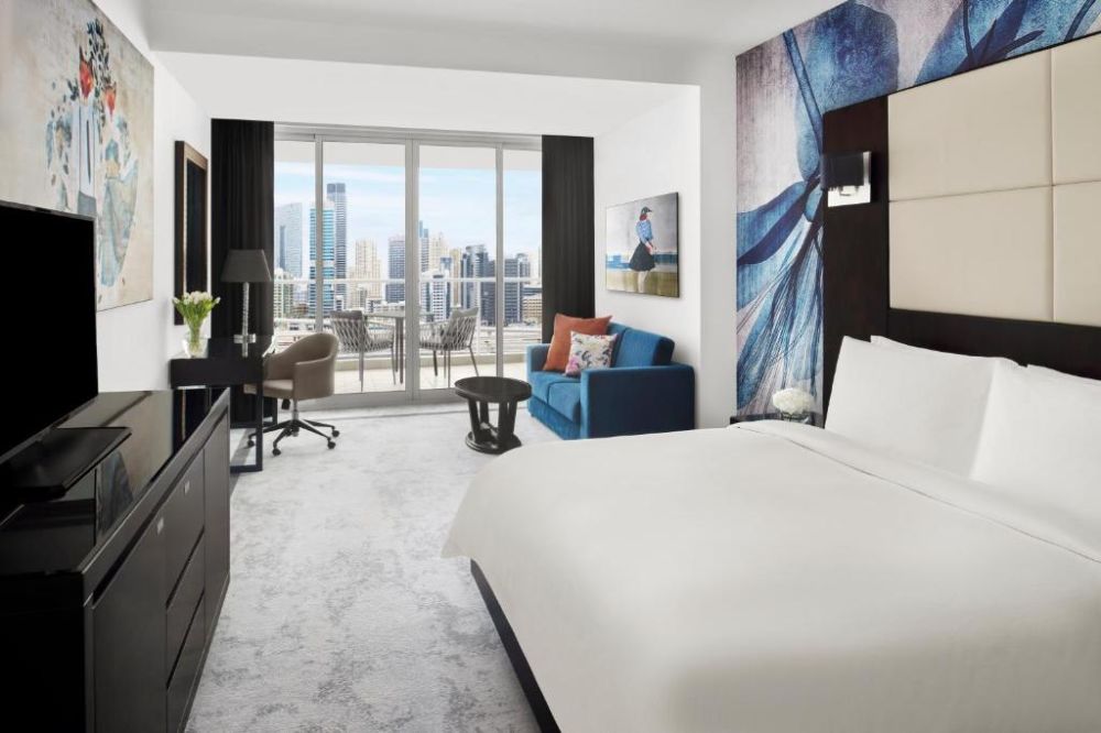 Junior Suite, Movenpick Hotel Jumeirah Lakes Towers 5*