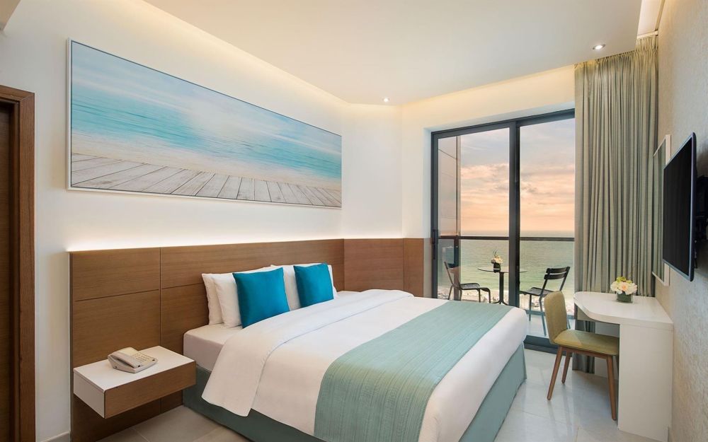 Executive Suite, Wyndham Garden Ajman Corniche 4*