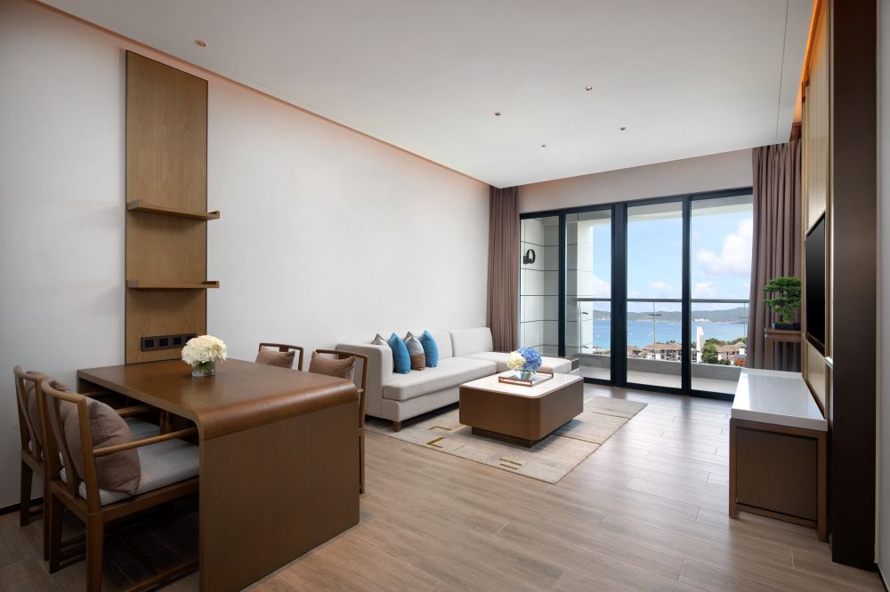 1 King 2 Twin 2 Bdrm STE Ocean View, Holiday Inn & Suites Sanya Yalongbay 5*