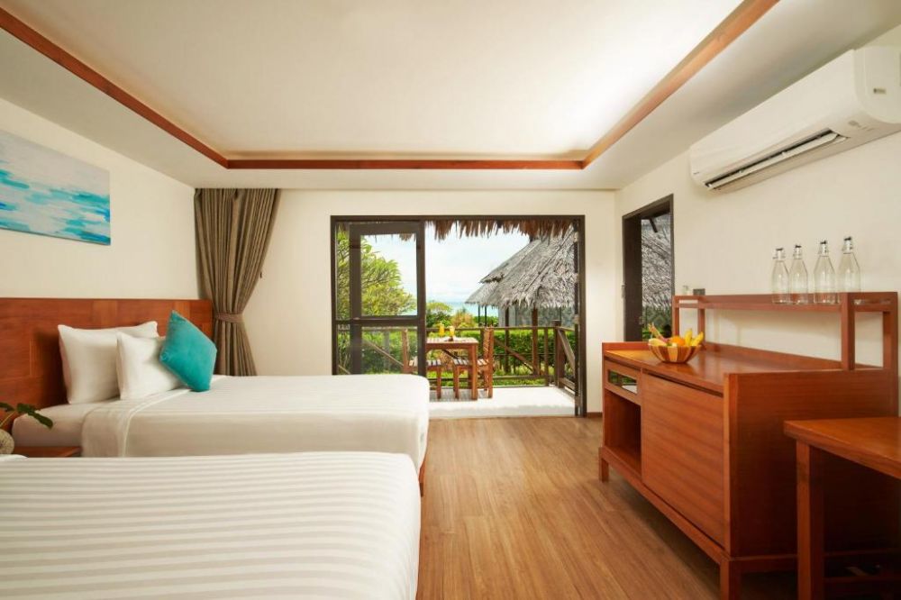 Deluxe Sea View Bungalow, Saii Phi Phi Island Village (ex. Phi Phi Island Village Beach Resort) 4+