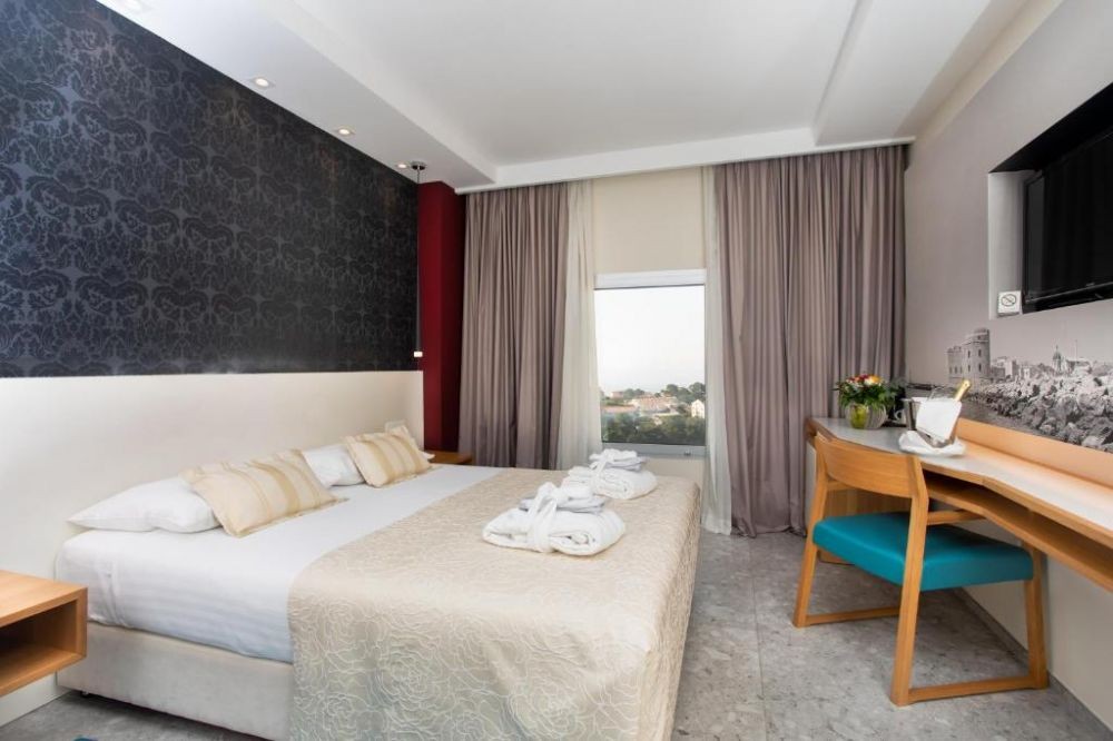 Classic Rooms, Lero 4*