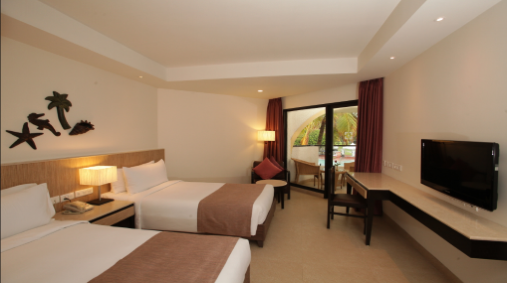 Plaza Pool View Room, Holiday Inn Resort 5*