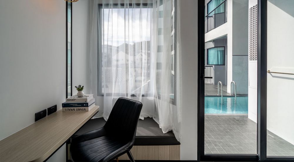 Deluxe Pool Access (King Bed), Ratri Hotel Phuket Old Town 4*