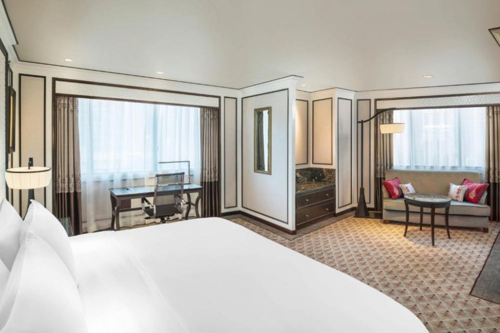 Athénée Prestige, Plaza Athenee A Royal Meridien 5*