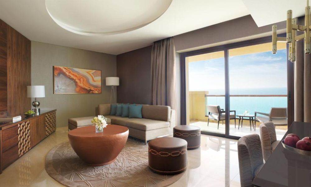 One Bedroom Corner Suite, Fairmont Ajman 5*