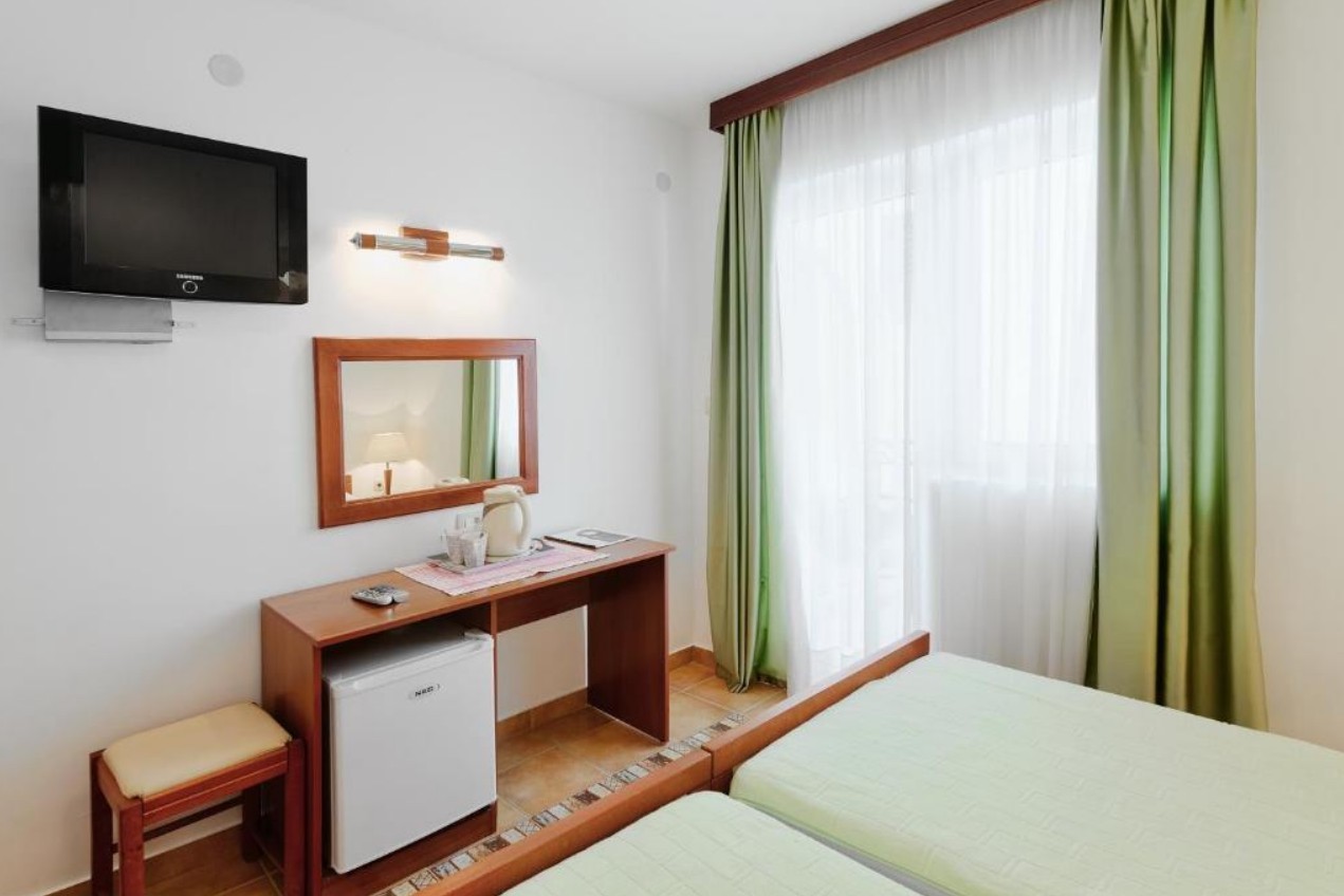 Double Room, Ivona 3*