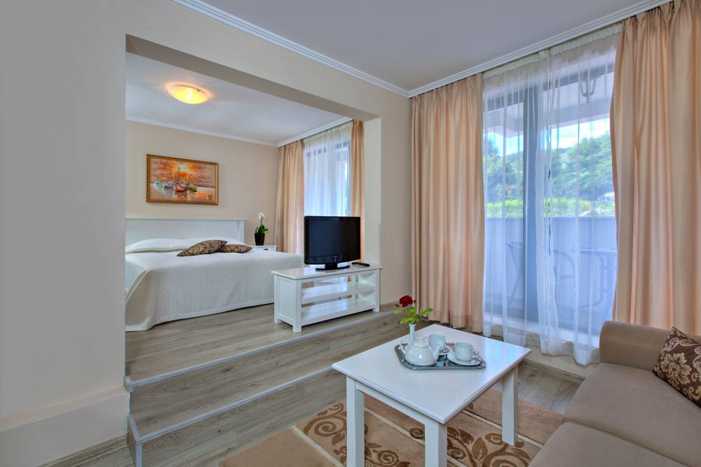 Junior Suite/ Sea View, White Rock Castle Suite Hotel 4*