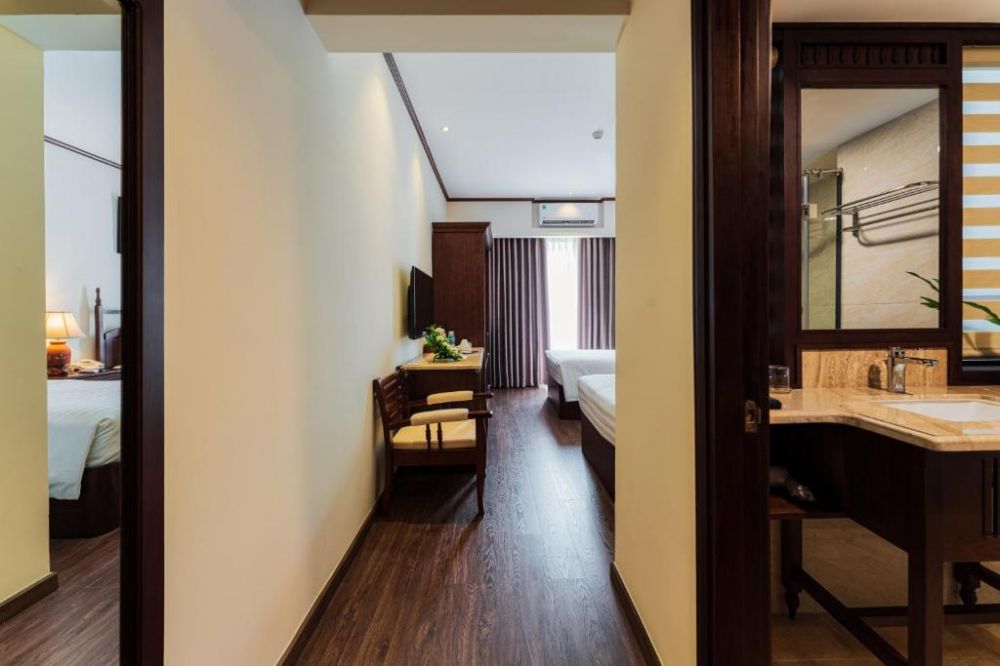 Superior Room with Balcony, Tran Vien Dong 3*