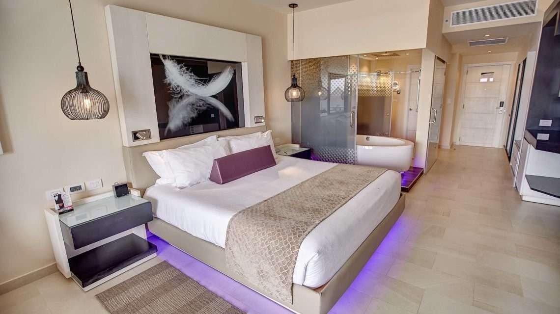 Luxury Junior Suite OV/ Swim Out Diamond Club, Royalton CHIC Punta Cana | Adults Only 5*