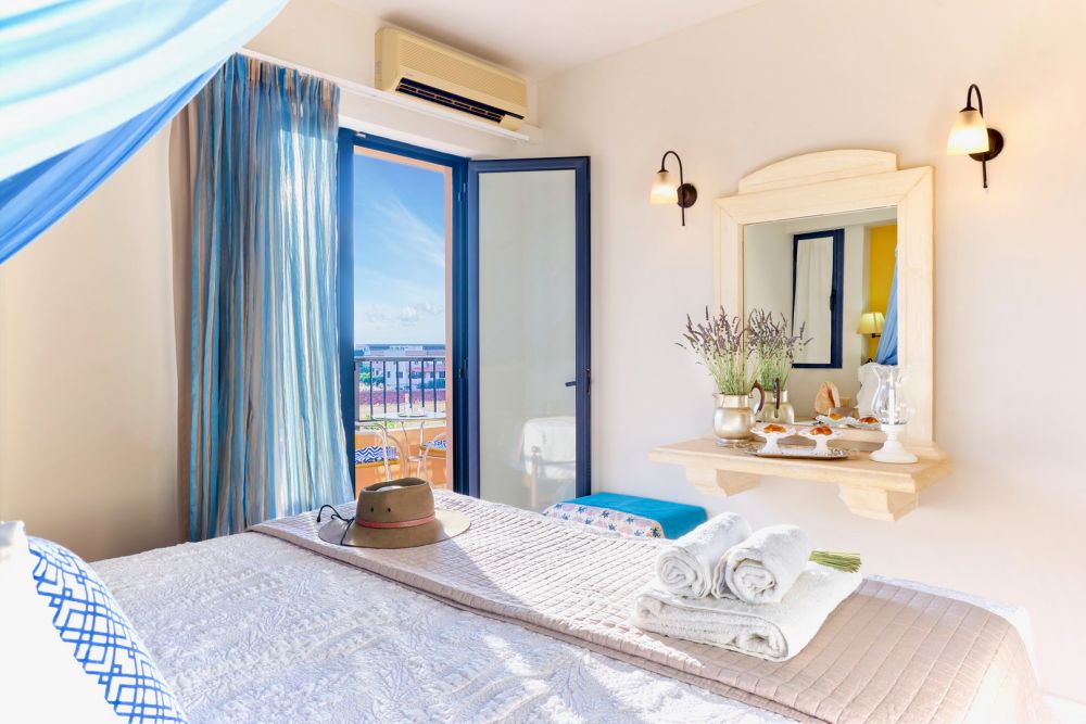 Deluxe Apartment, Golden Bay Hotel Apartments 3*