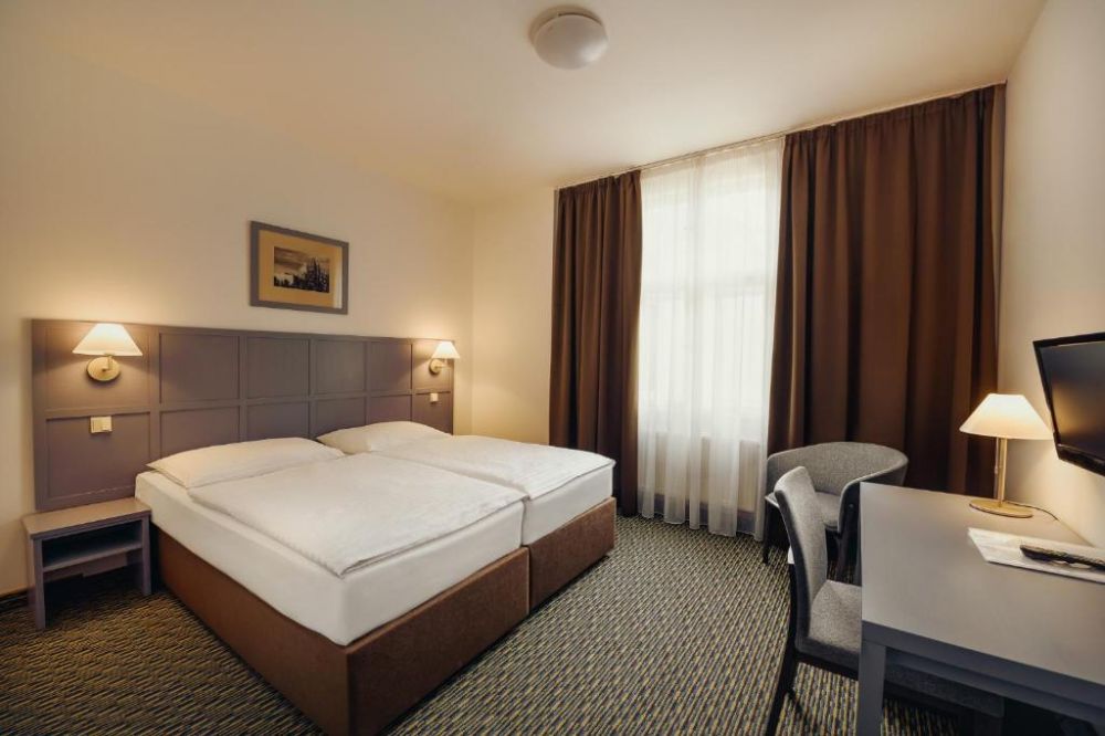 DBL/TRPL Standard, Central Hotel Prague 3*