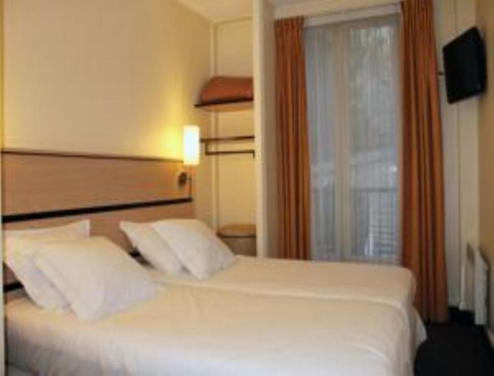 Dbl/ Twin Standard, New Hotel Saint Lazare 3*